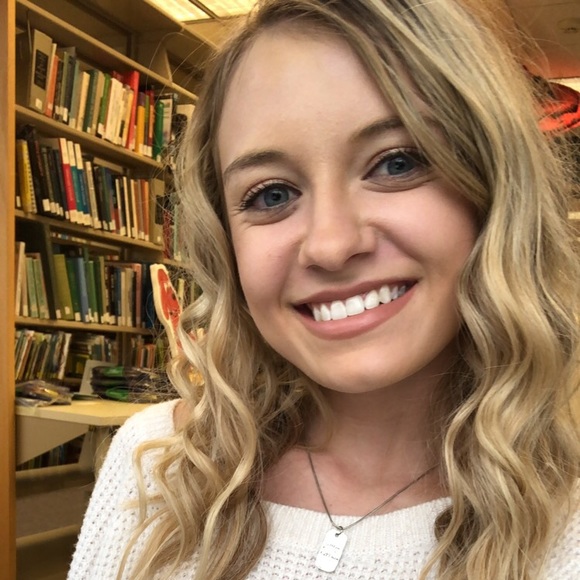 Meet your Posher, Audrey - Picture 1 of 2